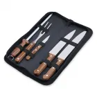  O kit perfeito para os verdadeiros amantes de churrasco! Composto por 5 peças em inox com pegas de madeira, nosso kit inclui três facas, sendo de 7”, 6” e 3” polegadas, além de um garfo e uma chaira, - 2013431