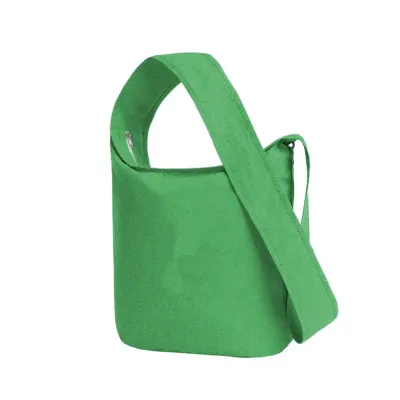 Bolsa tiracolo confeccionada em Nylon Linho Verde